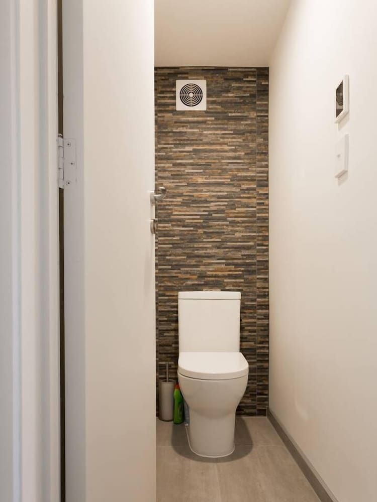 Spacious Lake View Townhouse Unbelievable SPA Villa (2 Bedrooms) 18