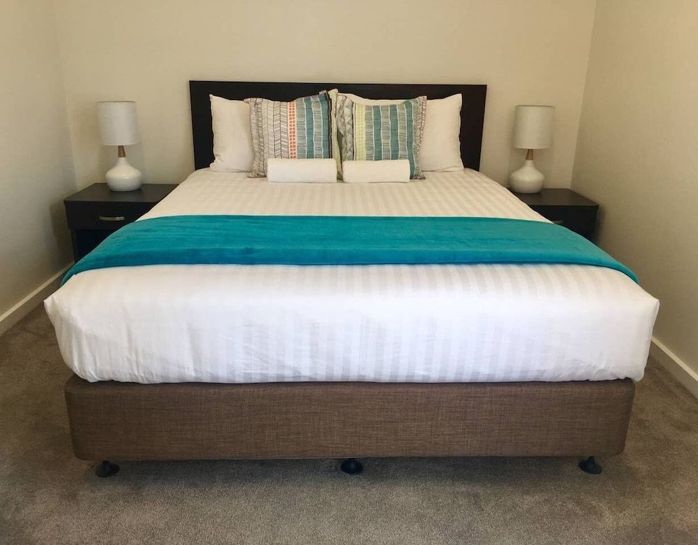 undefined Lake View Apartment Queenstown Hill 3