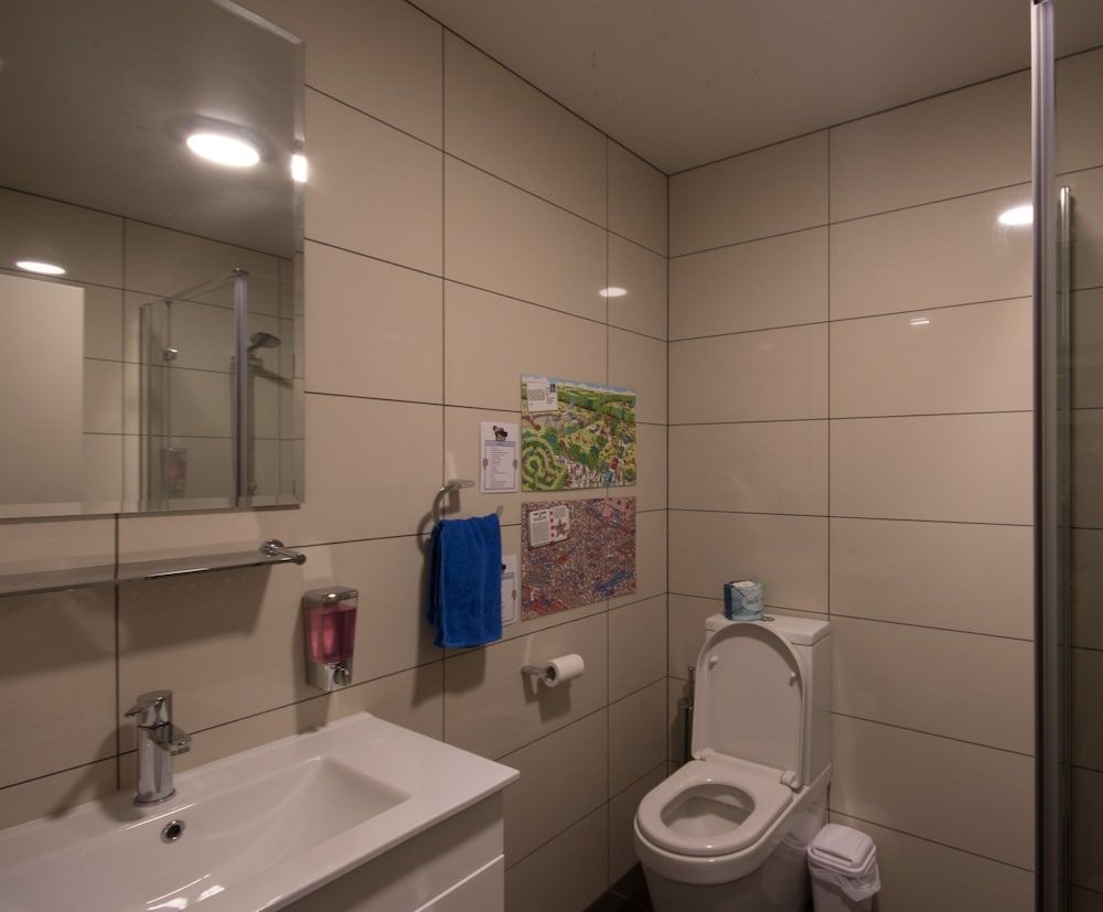 Adventure Q2 Hostel 6-Bed Private Room, with Ensuite 16