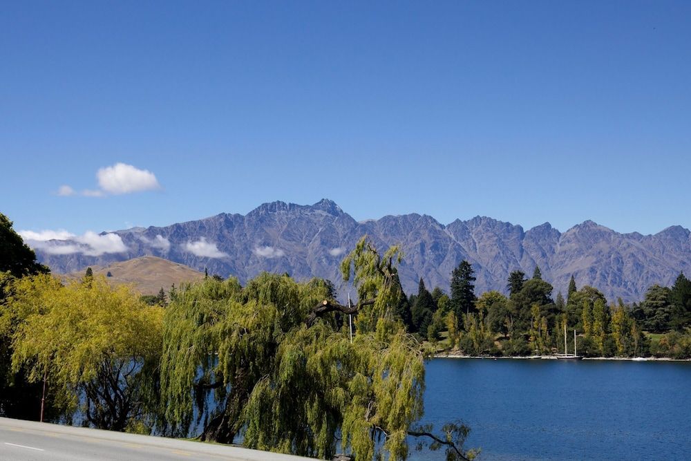 undefined Queenstown House Lakeside Apartments 4