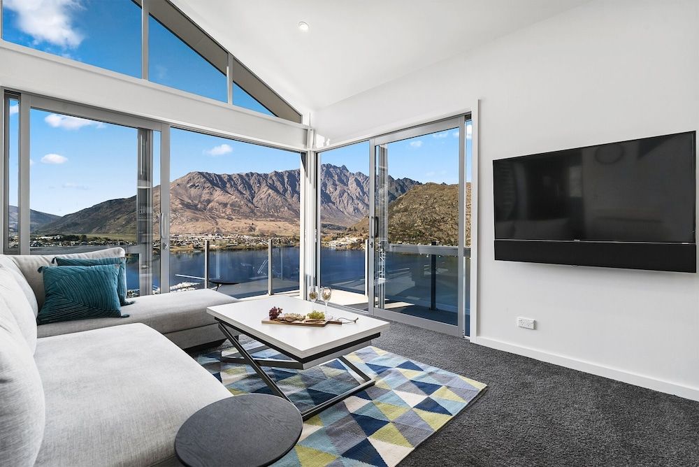 MODERN ALPINE LIVING SPECTACULAR VIEW Apartment 15