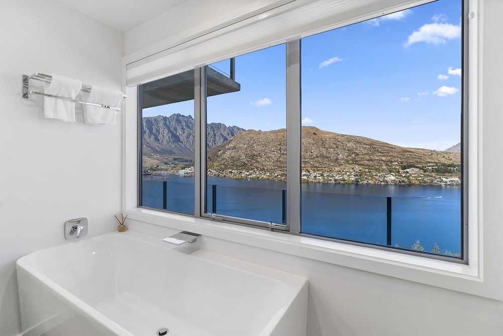 MODERN ALPINE LIVING SPECTACULAR VIEW Apartment 13