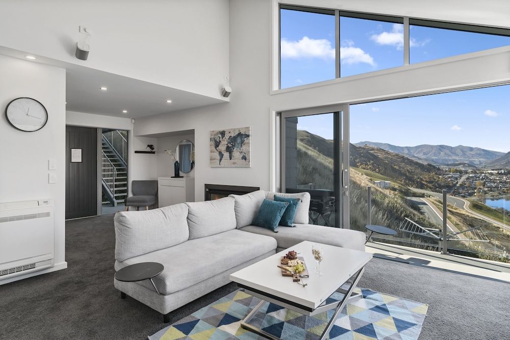 MODERN ALPINE LIVING SPECTACULAR VIEW Apartment 9