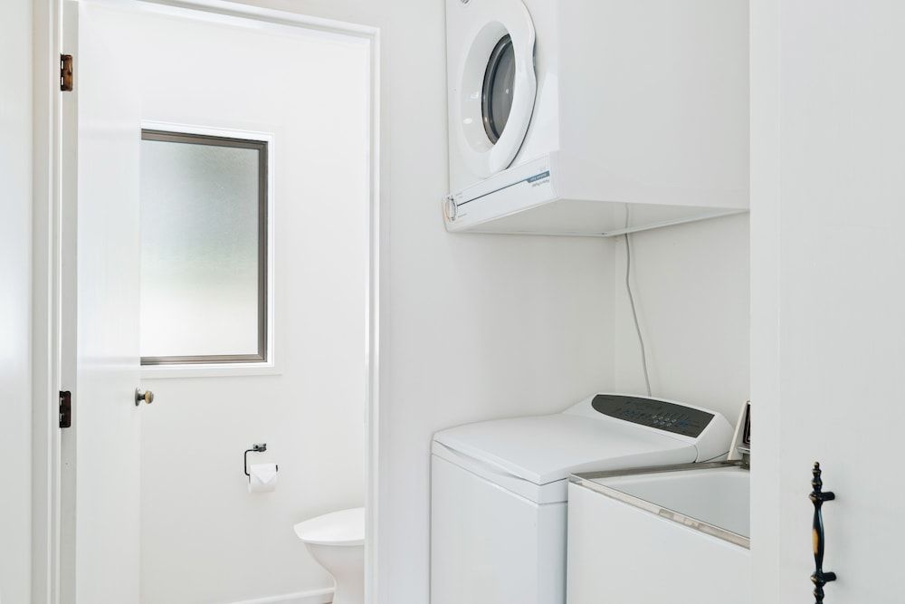 TOWN CENTRE LOCATION WITH STUNNING VIEW - UNIT 1 Apartment 13