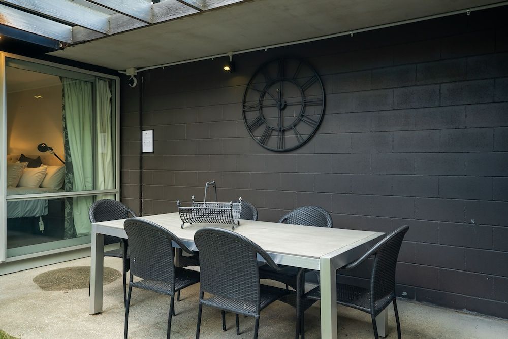 undefined CENTRAL LOCATION - CONTEMPORARY 2 BEDROOM APTM 5