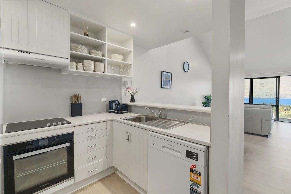 ALPINE LOFT WITH JAW-DROPPING VIEW Apartment 8