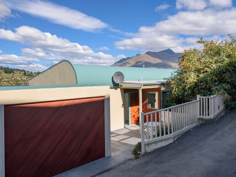 undefined LAKEFRONT LIVING AT REMARKABLES - EAST 3