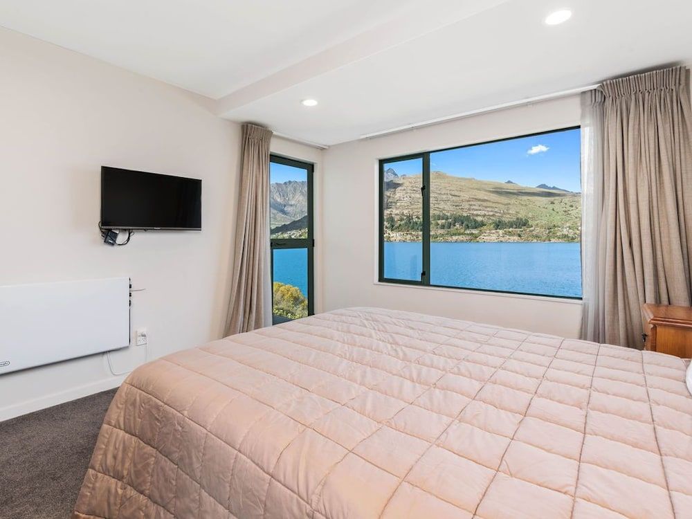 undefined LAKEFRONT LIVING AT REMARKABLES - EAST