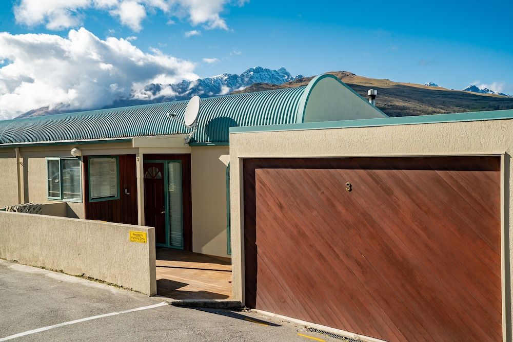 undefined LAKEFRONT LIVING AT REMARKABLES - WEST 3
