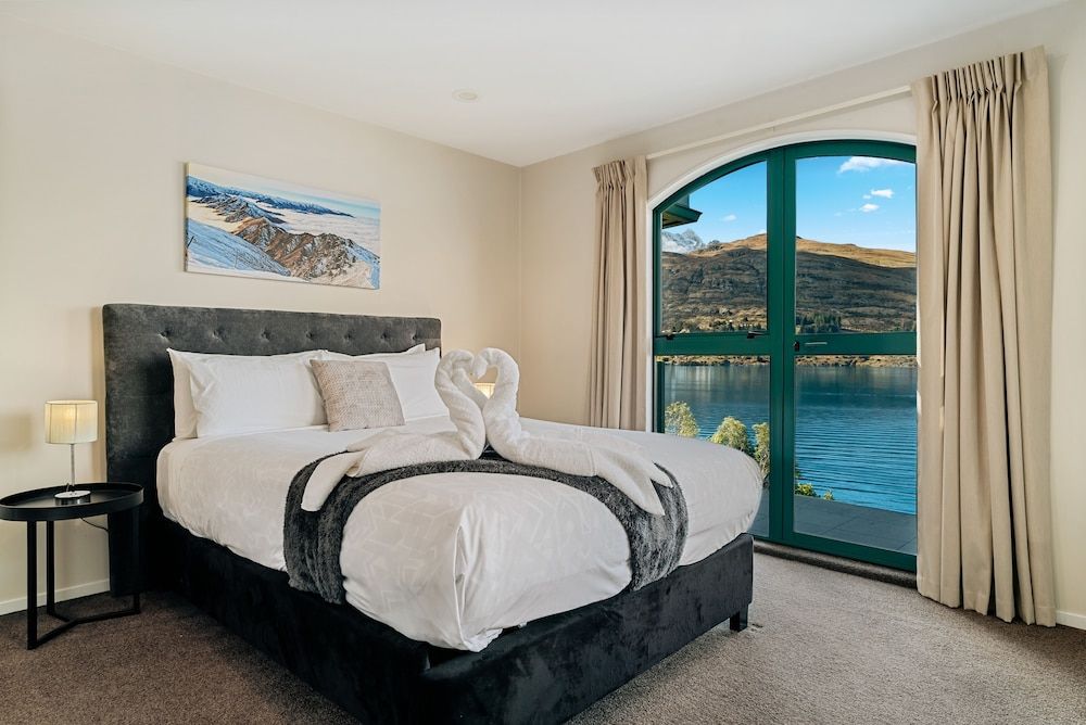 undefined LAKEFRONT LIVING AT REMARKABLES - WEST 7