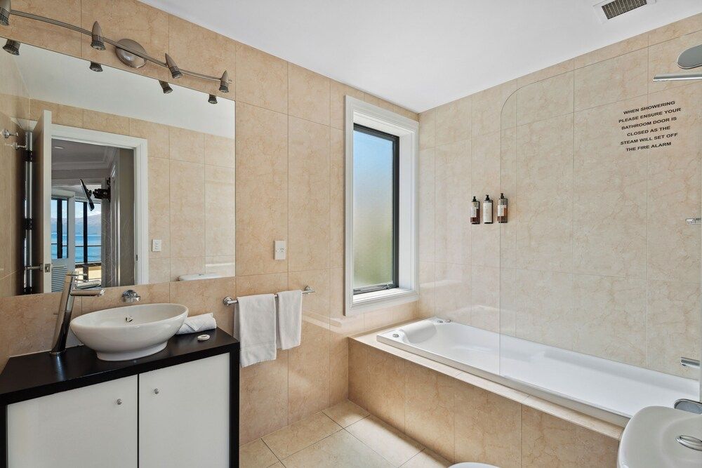 2-BEDROOM PENTHOUSE APARTMENT - THE BEACON 1004 Apartment 10