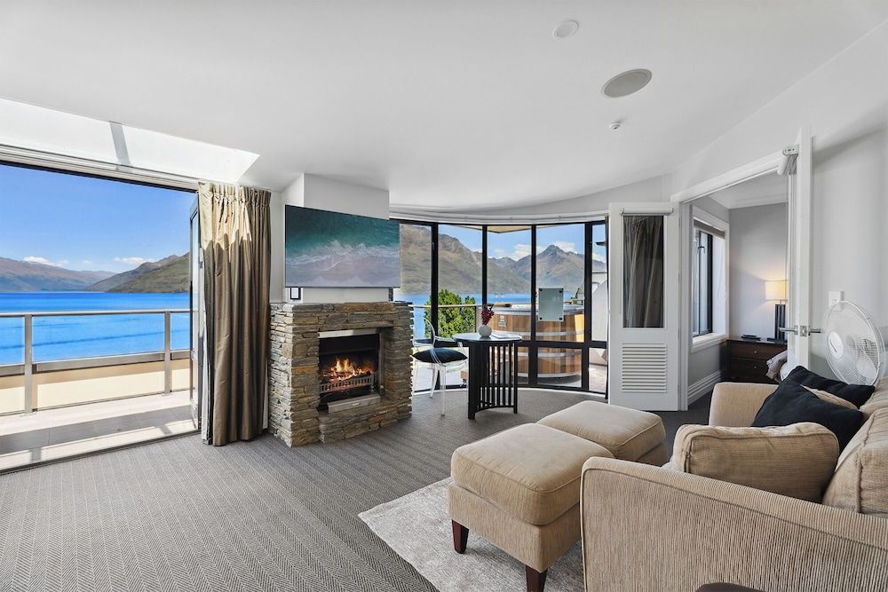 6-BEDROOM PENTHOUSE APARTMENT - THE BEACON Apartment 22