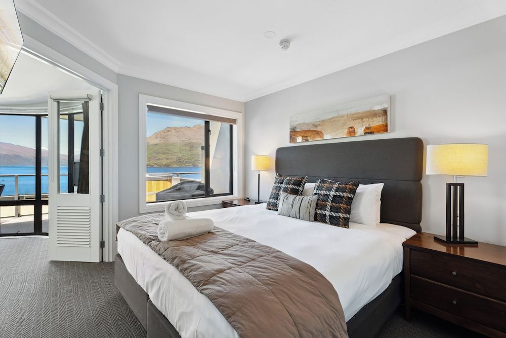 6-BEDROOM PENTHOUSE APARTMENT - THE BEACON Apartment 2