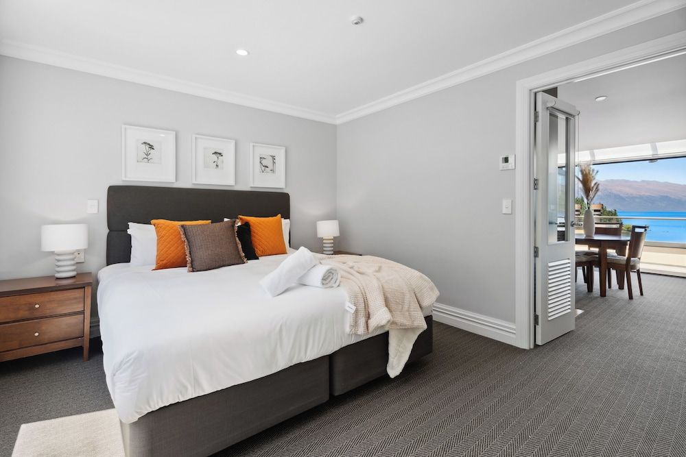 6-BEDROOM PENTHOUSE APARTMENT - THE BEACON Apartment 3