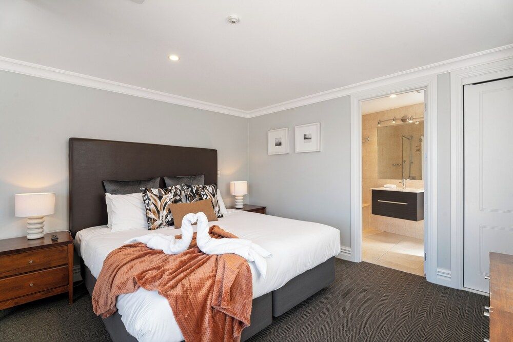 6-BEDROOM PENTHOUSE APARTMENT - THE BEACON Apartment 9