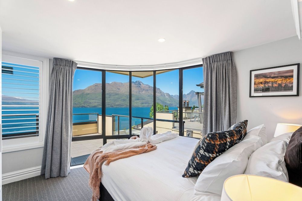 6-BEDROOM PENTHOUSE APARTMENT - THE BEACON Apartment 7