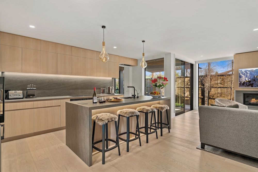 undefined Central Queenstown Villa & Spa 5