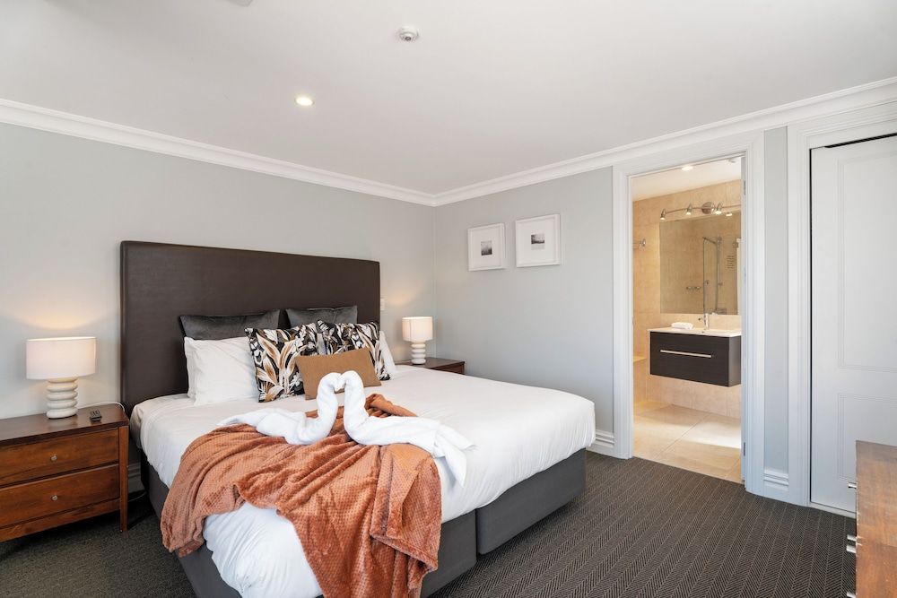 3-BEDROOM PENTHOUSE APARTMENT - THE BEACON 1002 Apartment 5