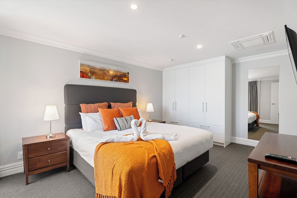 3-BEDROOM PENTHOUSE APARTMENT - THE BEACON 1002 Apartment 3