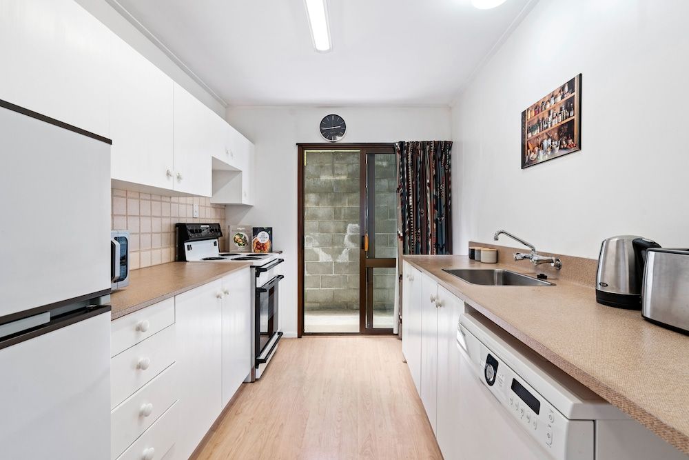 undefined TOWN CENTRE LOCATION WITH STUNNING VIEW - UNIT 8 9