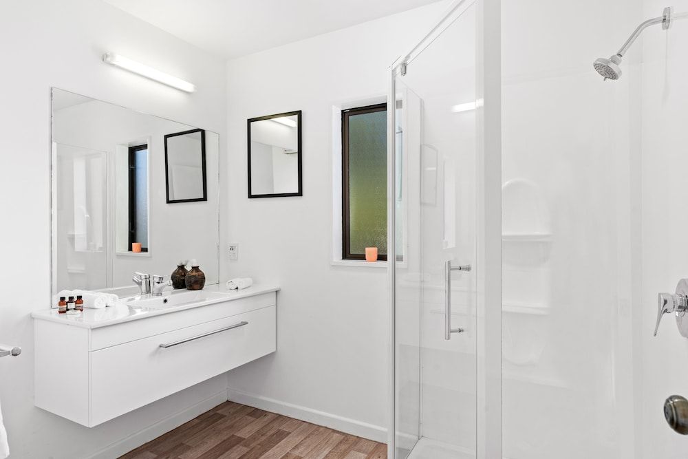 TOWN CENTRE LOCATION WITH STUNNING VIEW - UNIT 8 Apartment 12