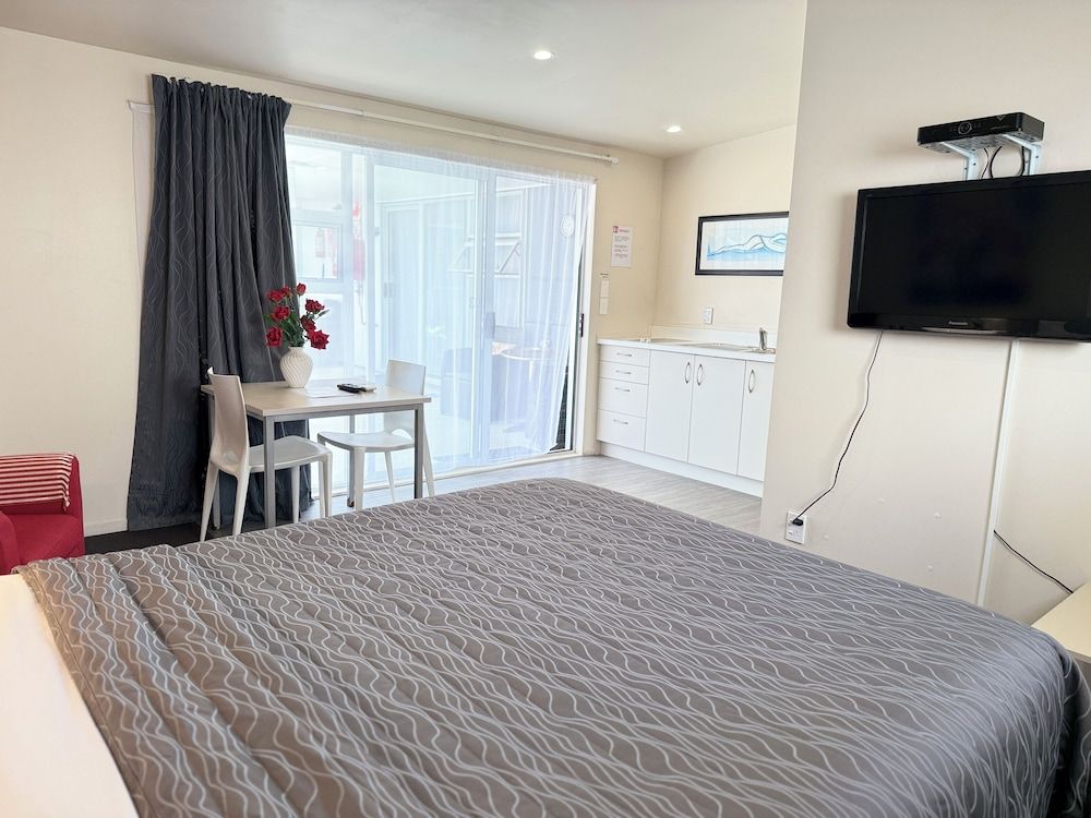 Comfort Studio, 1 Queen Bed