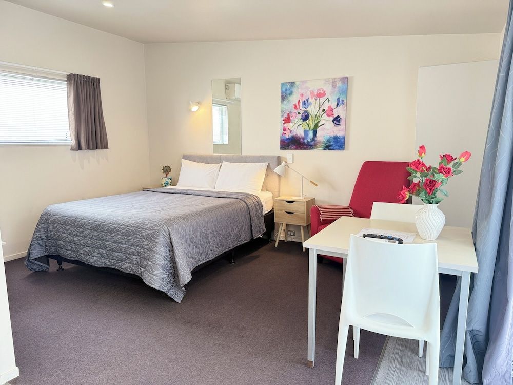 Comfort Studio, 1 Queen Bed