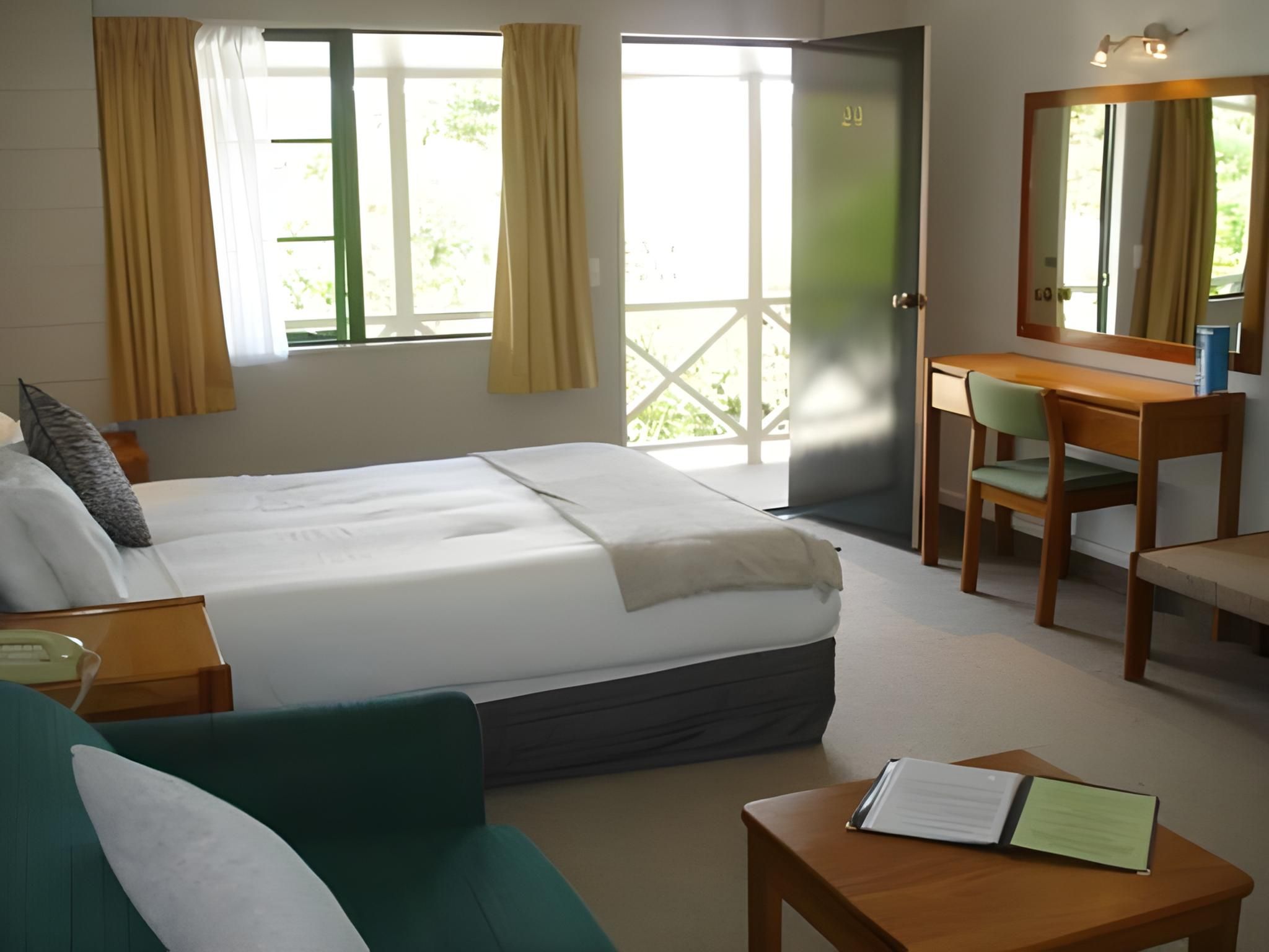 Mineral Spa Twin Studio