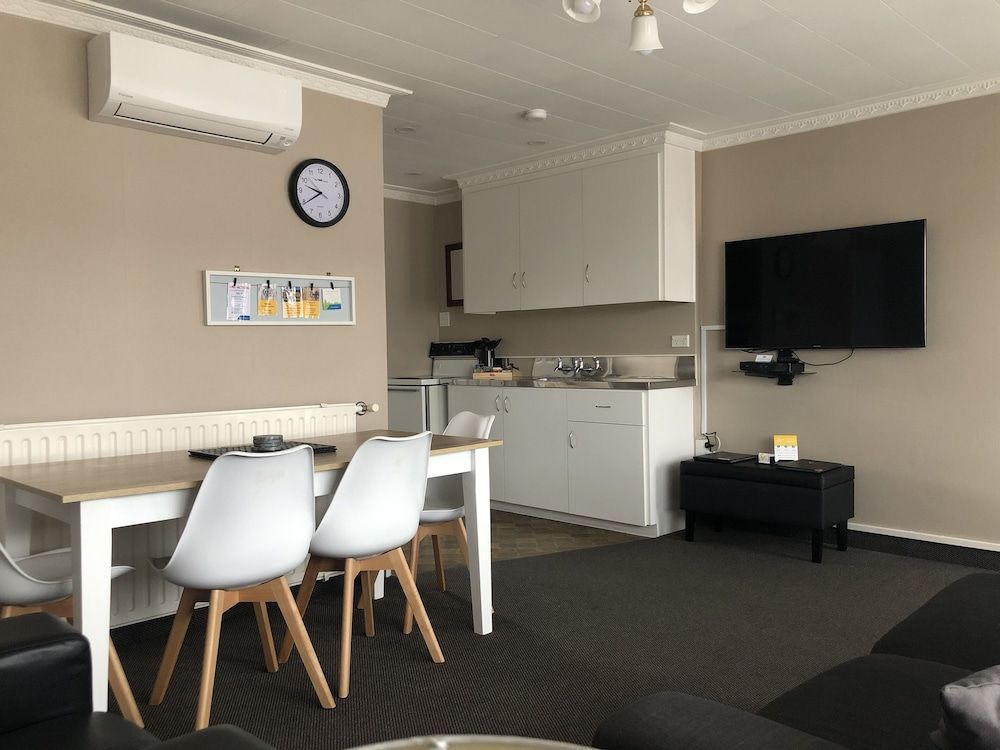 ASURE Surrey Court One Bedroom Unit 8