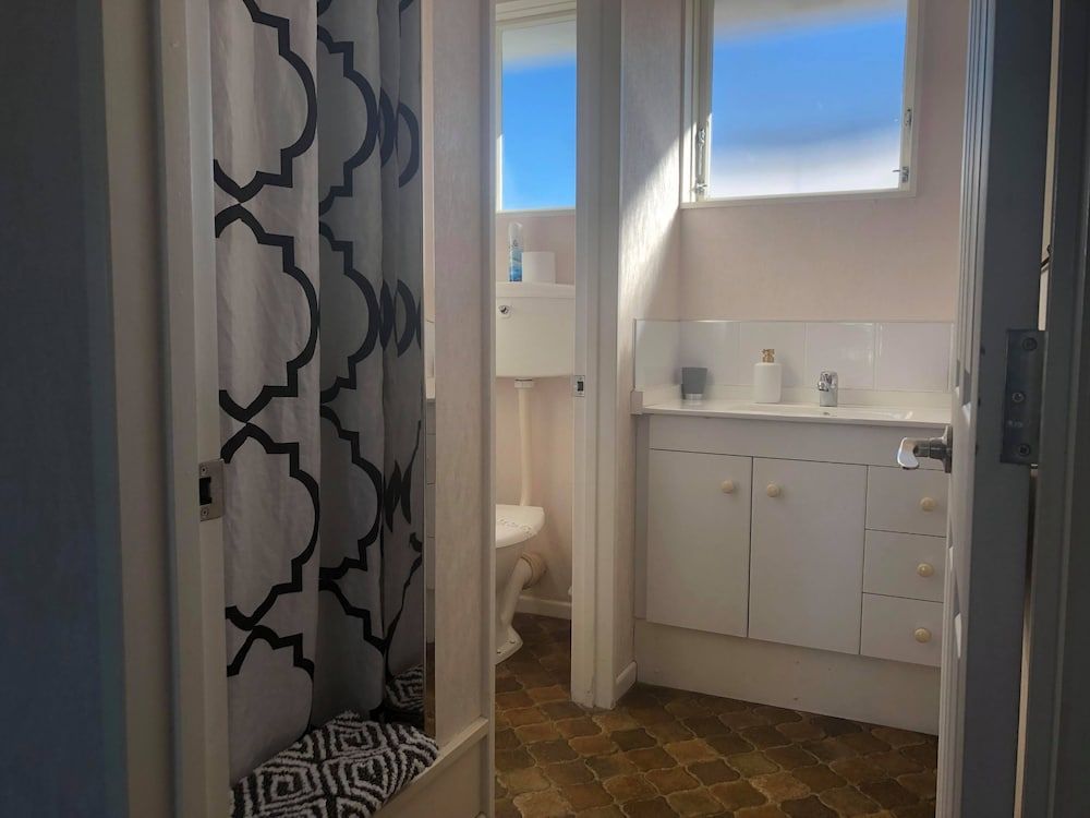 ASURE Surrey Court One Bedroom Unit 7