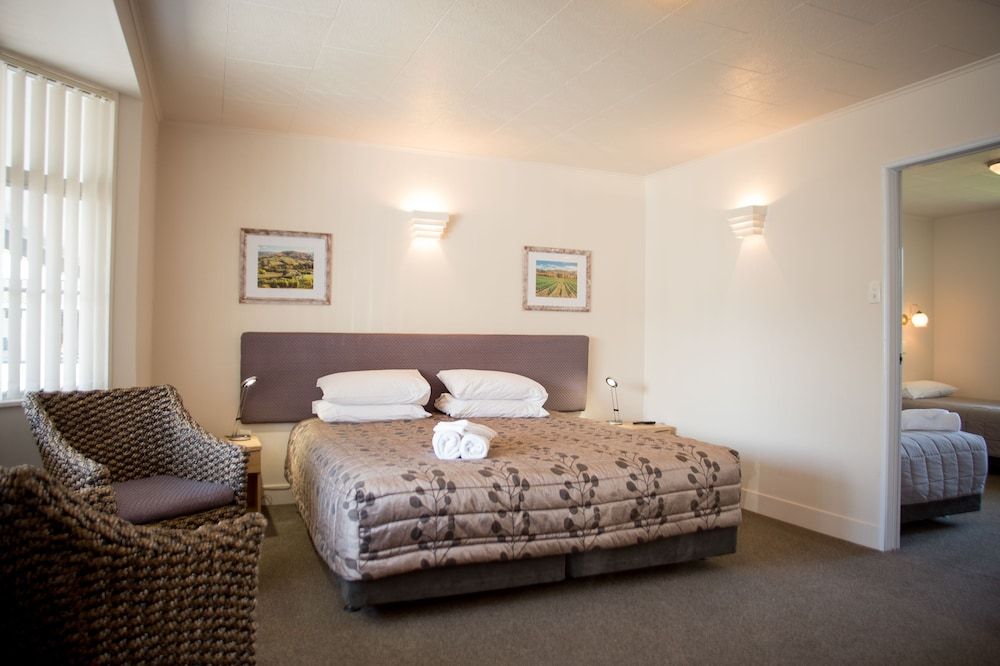 Standard Suite, 1 Bedroom, Non Smoking, Kitchenette
