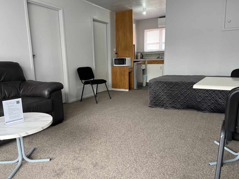 Aaron Court Motel Standard Room, 2 Bedrooms 3