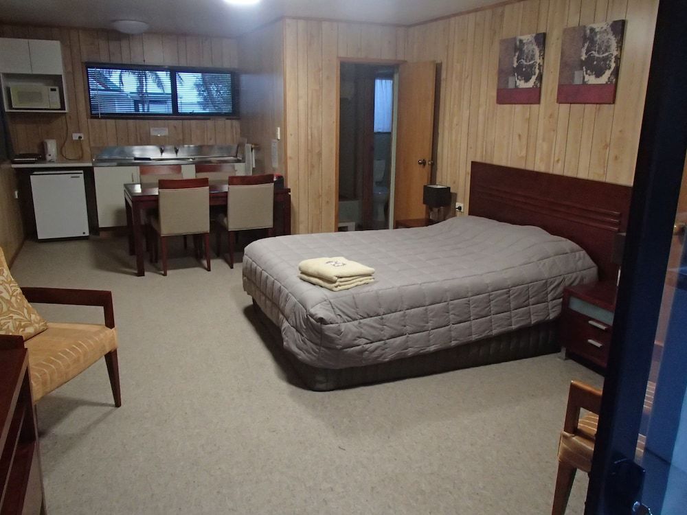 Whitesands Standard Studio 2