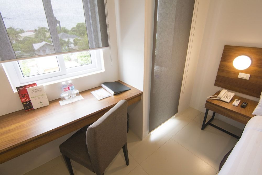 Mango Suites Cauayan Standard Double Room 4