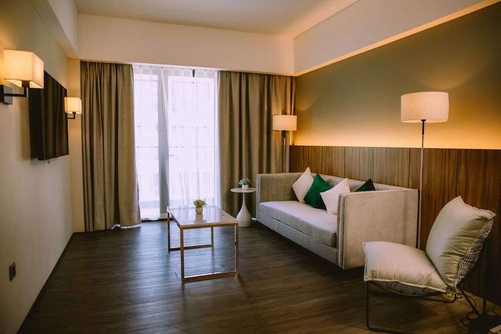 The Maximilian Hotel Classic Suite 4