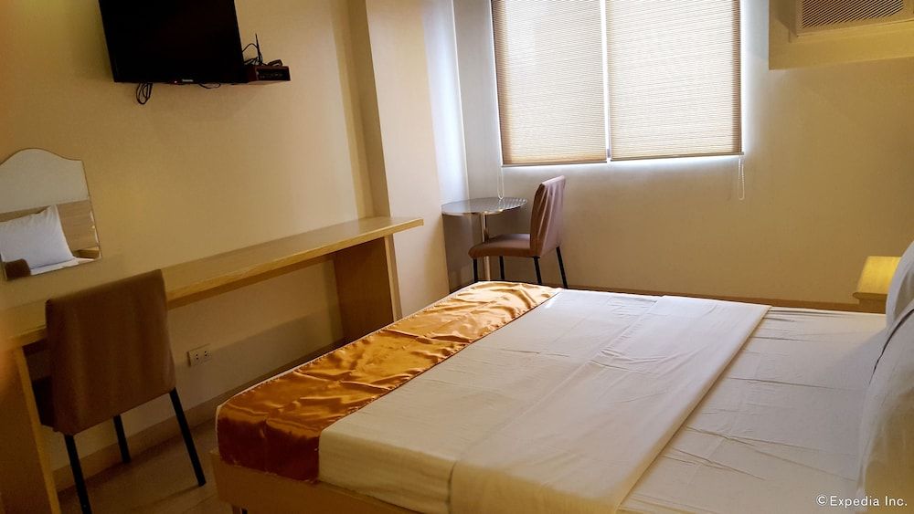 undefined M Suites Hotel 5
