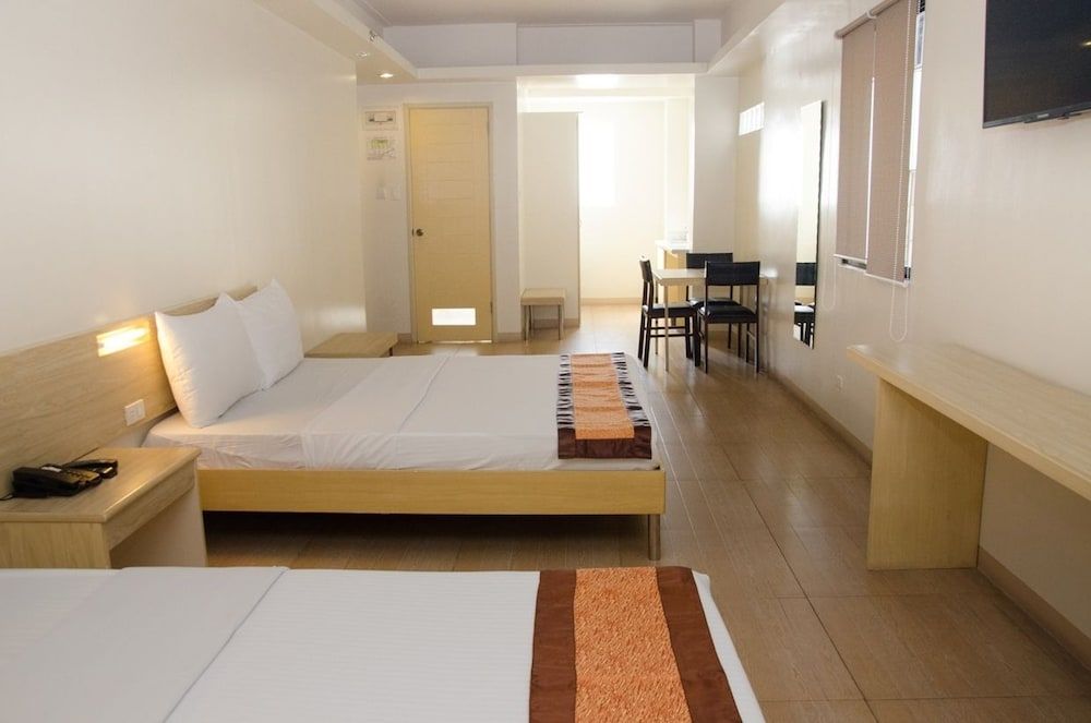 undefined M Suites Hotel 4