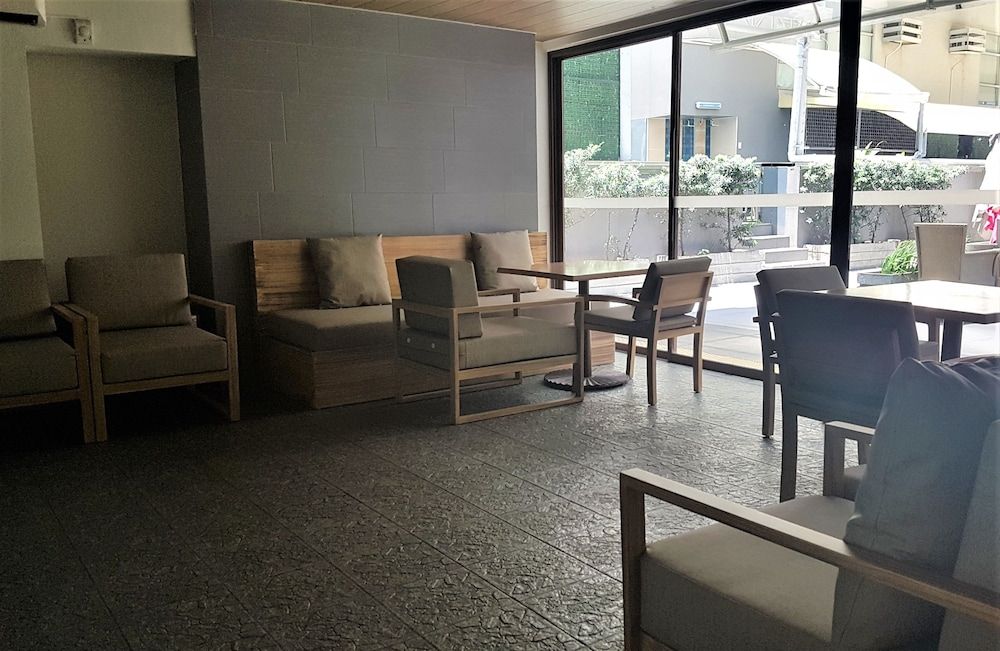 Pool Side Bar