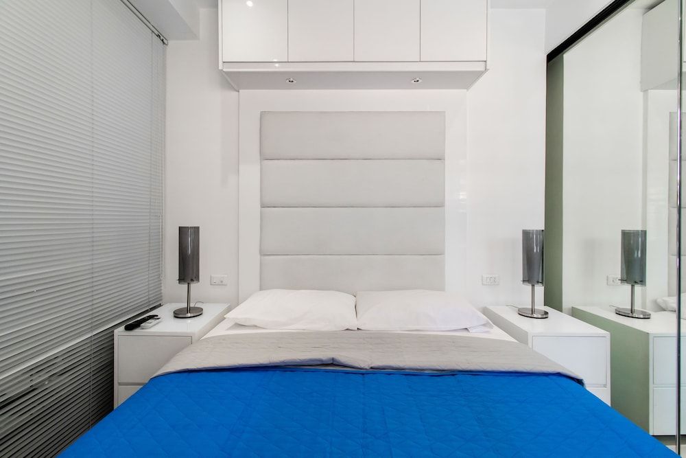 Alcoves Greenbelt Park Place Makati Premier 3 Bedroom (A10) 6