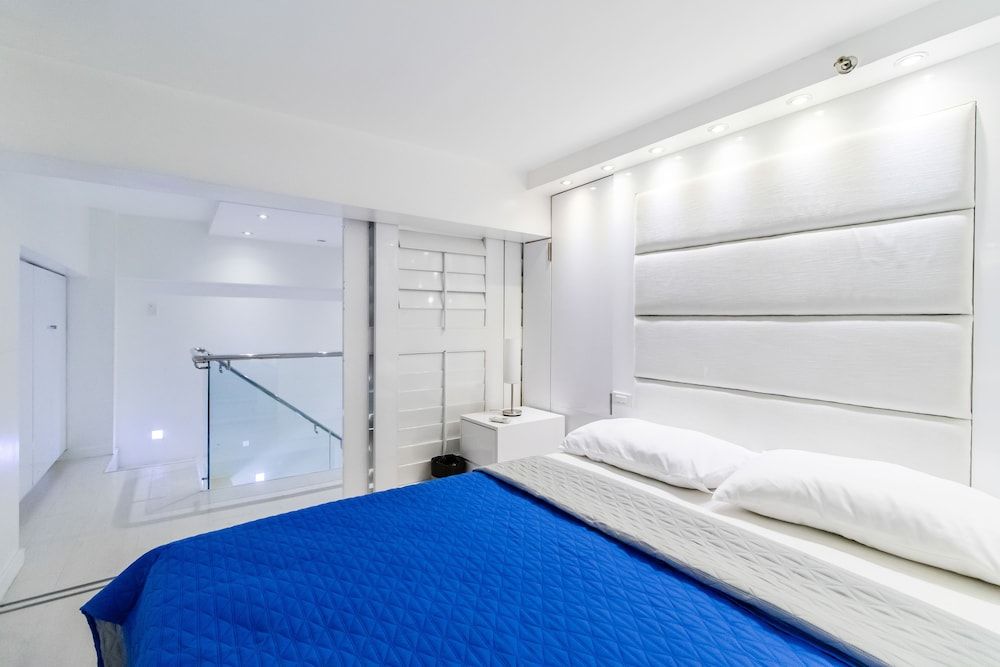 Alcoves Greenbelt Park Place Makati Premier 3 Bedroom (A10)