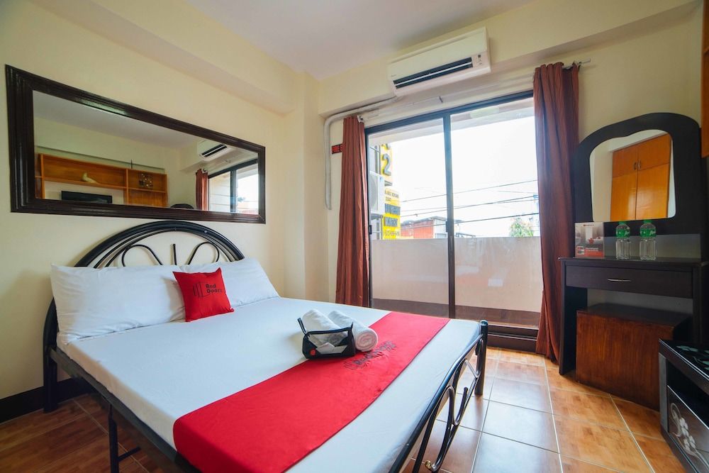 undefined RedDoorz @ Palanan Makati 2 3