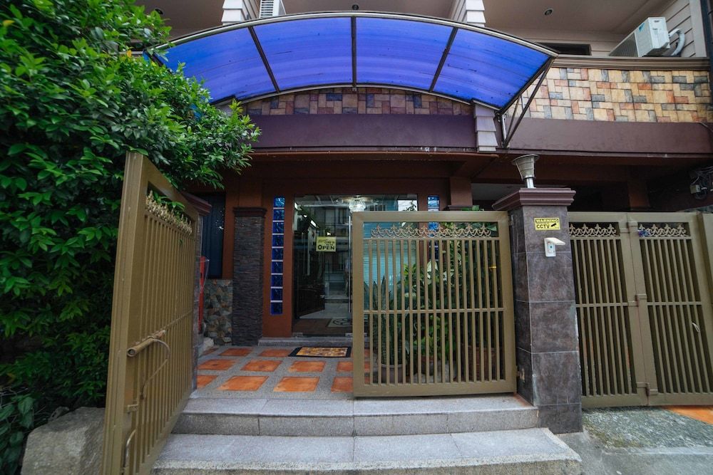 undefined RedDoorz @ Palanan Makati 2 2