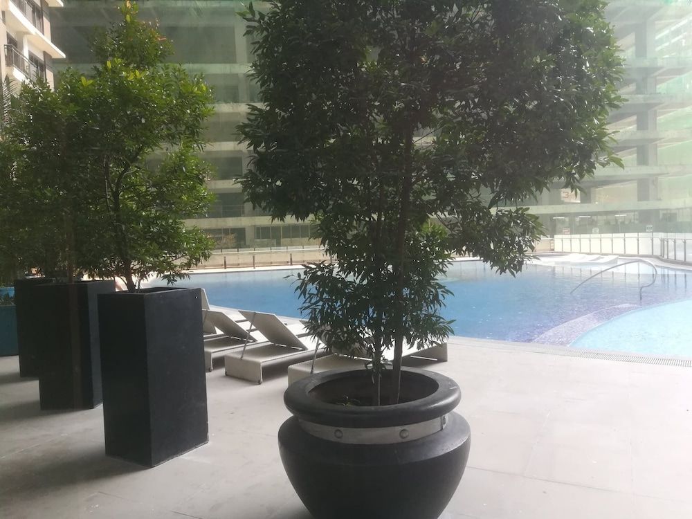 undefined Happy Suites at Knightsbridge Res Makati 4