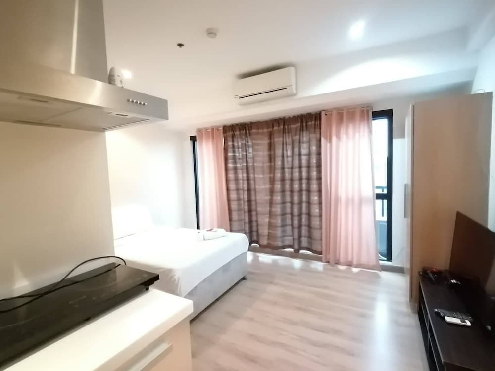 undefined Happy Suites at Knightsbridge Res Makati 9