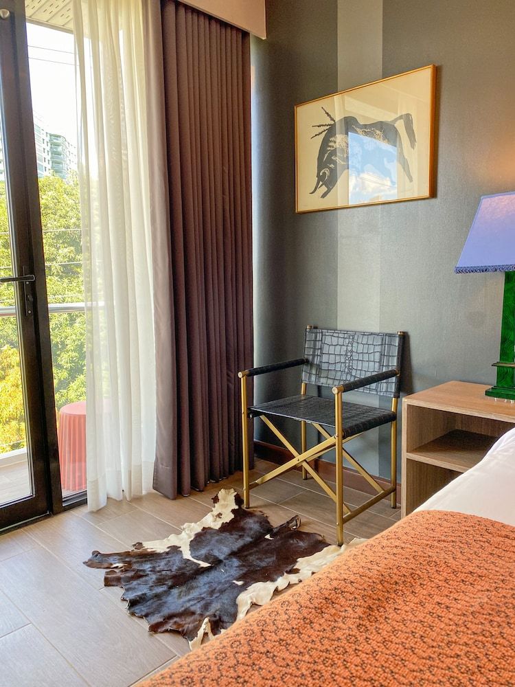 UNWND Flats Makati Executive Room 10