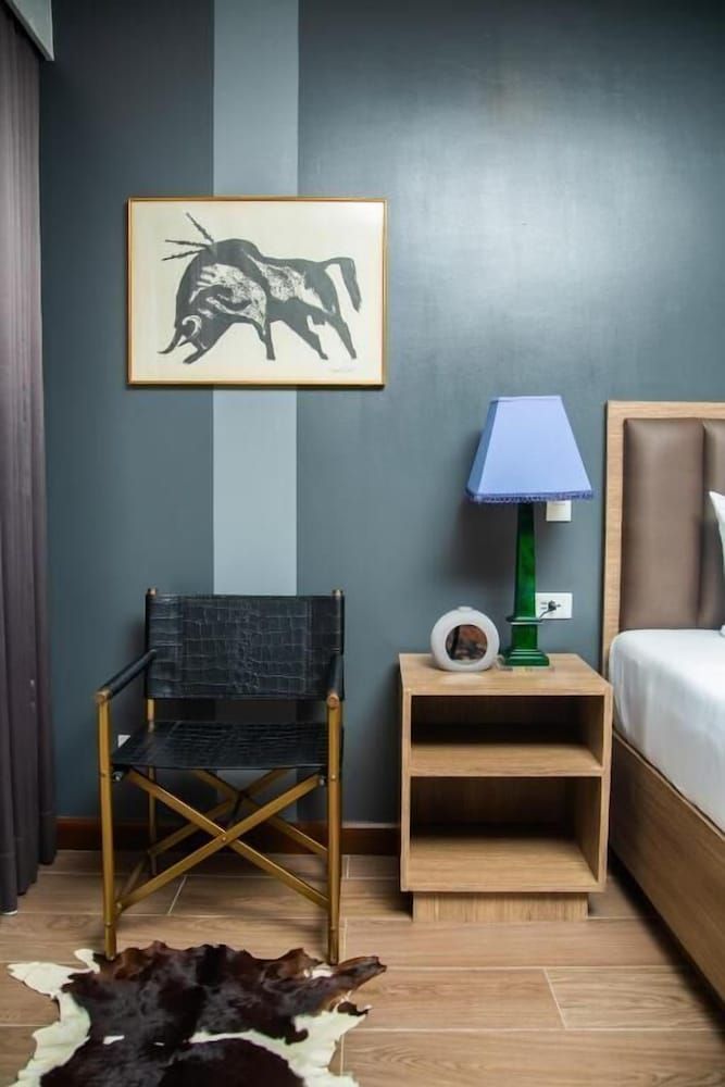 UNWND Flats Makati Executive Room 5
