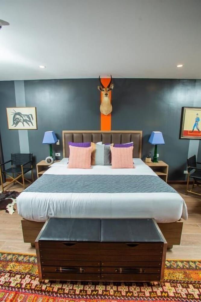 UNWND Flats Makati Executive Room 4
