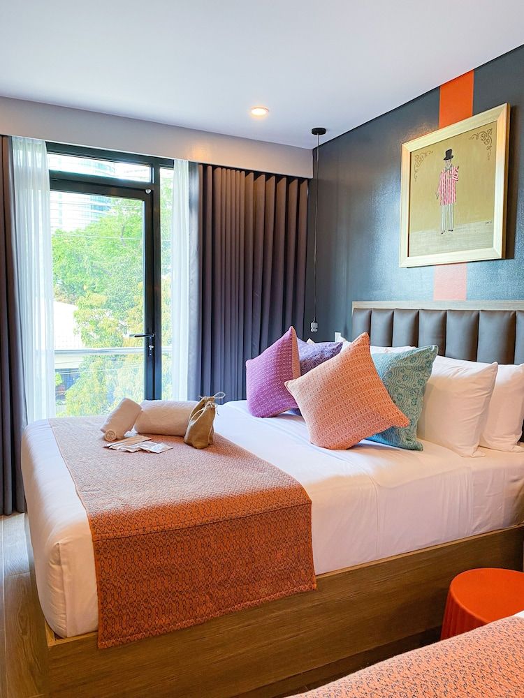 UNWND Flats Makati Executive Room 2