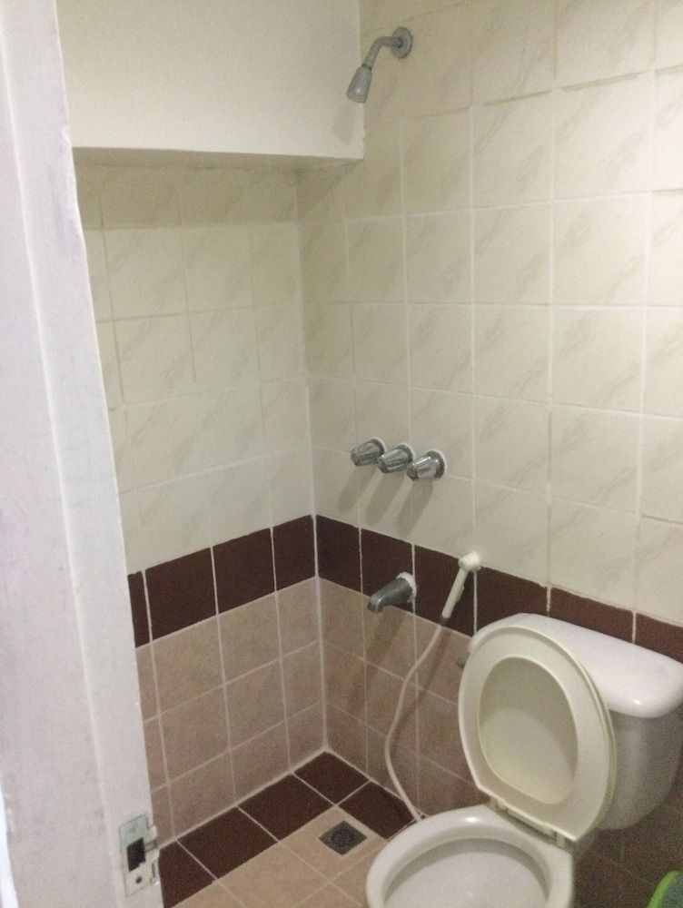 undefined OYO 817 Vista Apartelle