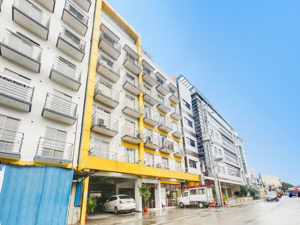 undefined OYO 893 Dian Suites Makati 5